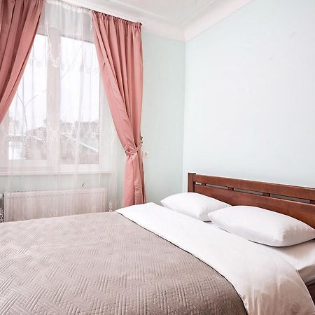 Ukrainian House Апартаменти На Площі Ринок Leopoli Esterno foto