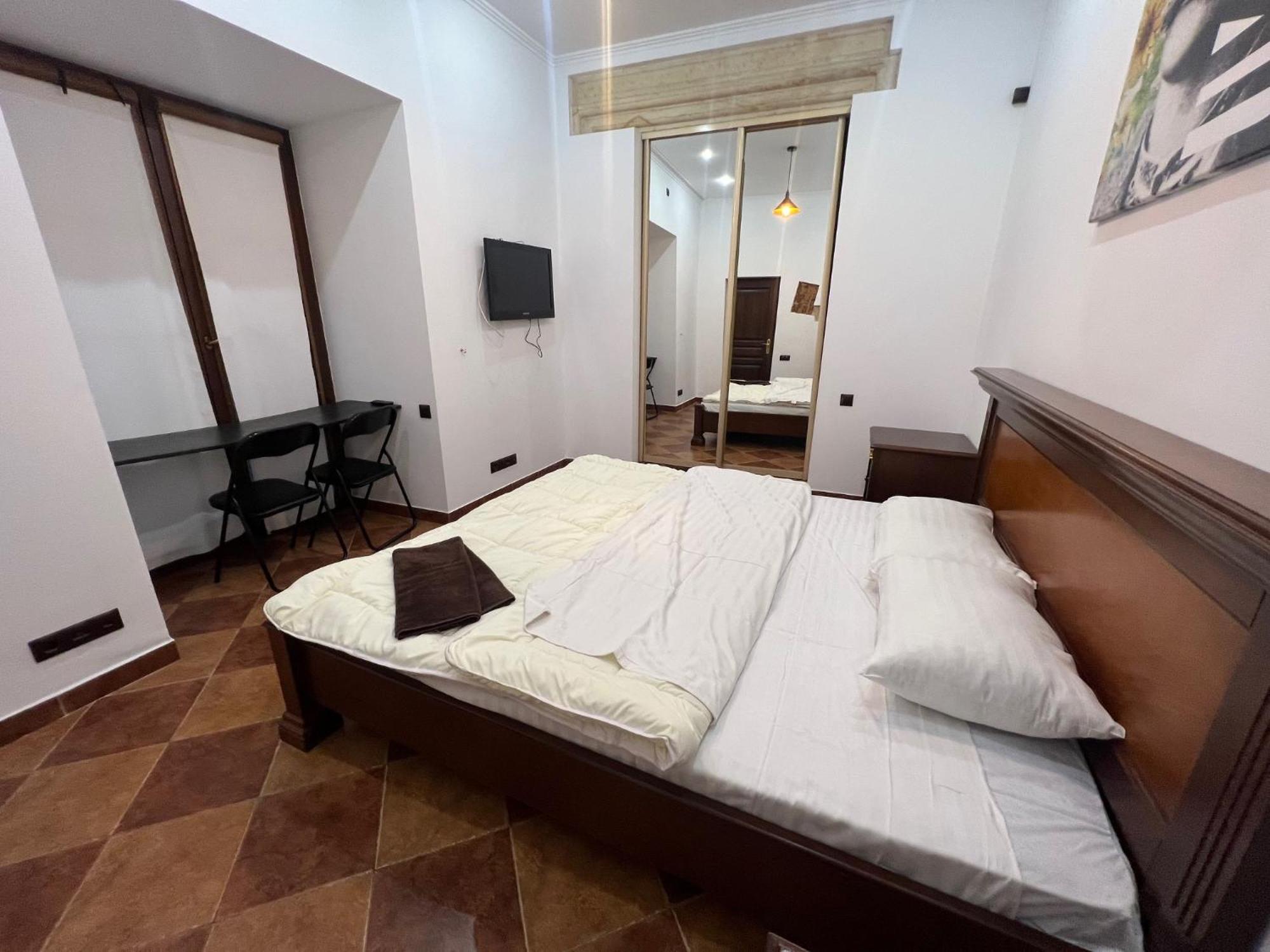 Ukrainian House Апартаменти На Площі Ринок Leopoli Esterno foto