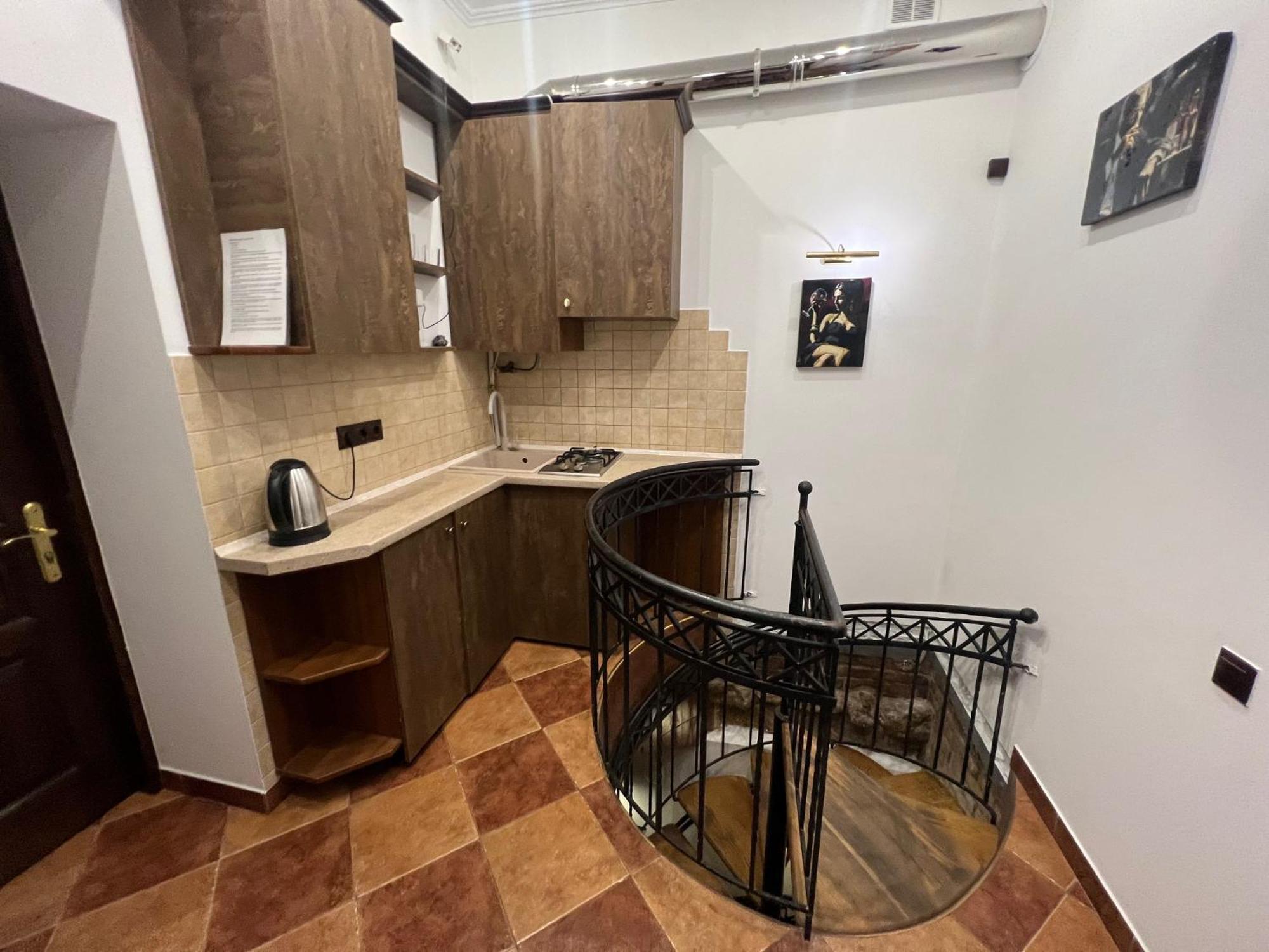 Ukrainian House Апартаменти На Площі Ринок Leopoli Esterno foto